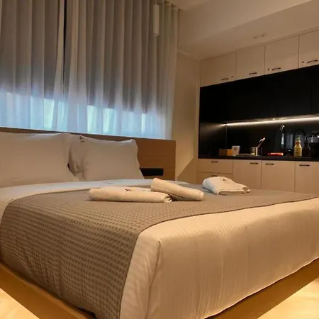 Triple A - Urban Glow In Psiri-platia Theatrou - Free Parking! Aparthotel Athens